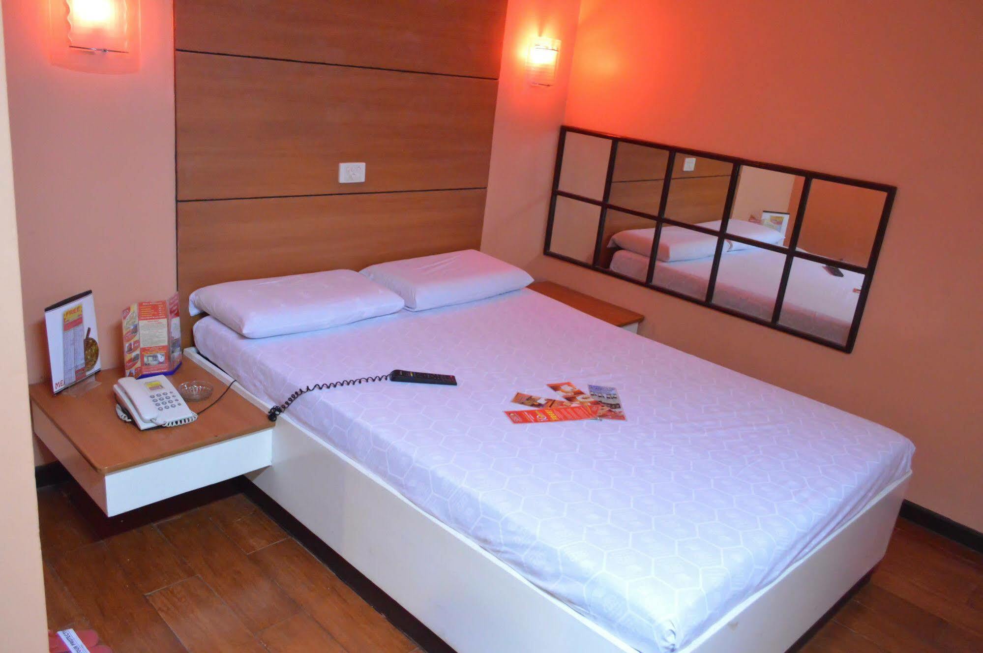Hotel Sogo Avenida Манила Экстерьер фото